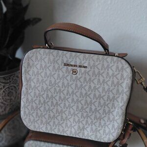Michael kors cross body